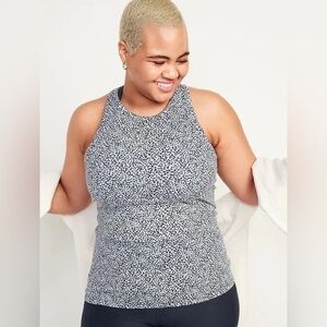 ❤️ 3/$15 Women's Black and White Sleeveless Top